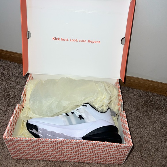 Fabletics Performance Sneakers - Picture 10 of 14